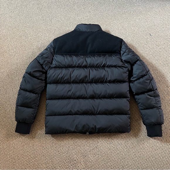 Men’s Micheal Kors Black Puffer Jacket - Picture 2 of 4